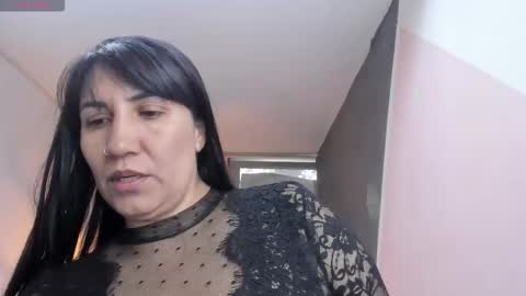 G I A  FOX online show from October 15, 1:46 pm