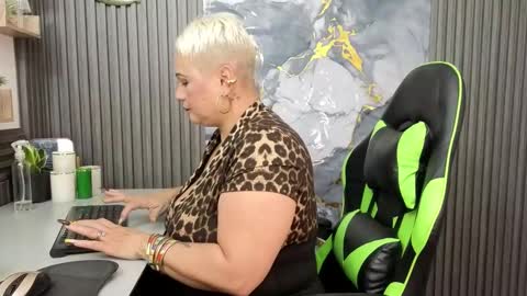   online show from February 24, 10:25 am