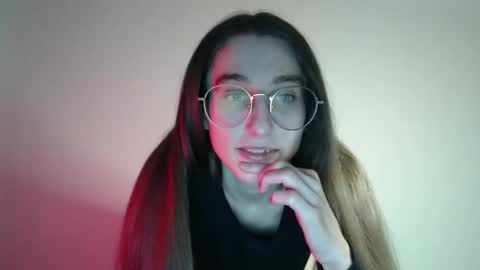 Gigi online show from March 11, 3:56 pm