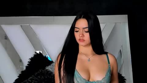 Snapshot of gigi_wilden chatting on December 6, 11:33 am gigi wilden online show from December 6, 11:33 am