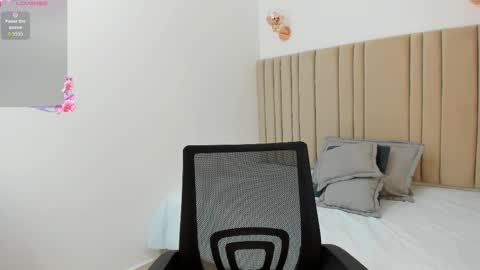 Snapshot of giiiia_ chatting on September 10, 1:38 am giiiia_ online show from September 10, 1:38 am