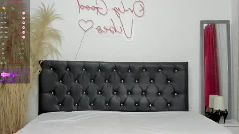 Snapshot of giiny_ chatting on January 4, 9:09 pm pamela online show from January 4, 9:09 pm