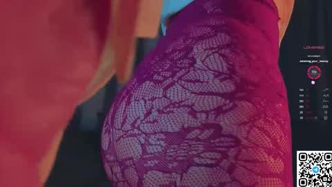 Snapshot of gildedkitten chatting on October 9, 6:34 pm Stacy online show from October 9, 6:34 pm