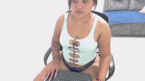 Gimena  online show from October 18, 3:48 pm