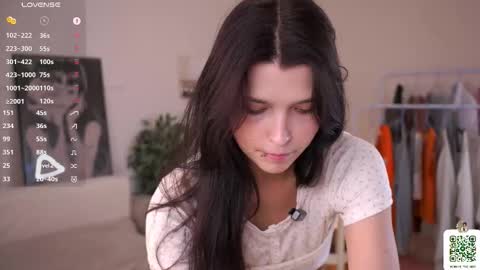 Mia online show from November 22, 8:17 am