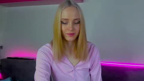 Gina online show from December 19, 11:13 am