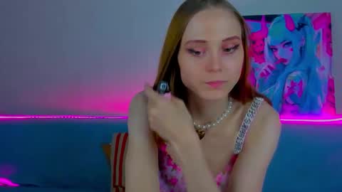 Snapshot of gina_lovelyy chatting on September 30, 12:22 pm Gina online show from September 30, 12:22 pm