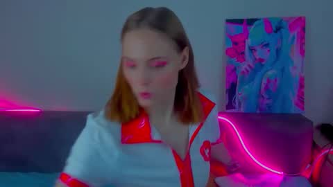 Snapshot of gina_lovelyy chatting on September 12, 3:29 am Gina online show from September 12, 3:29 am