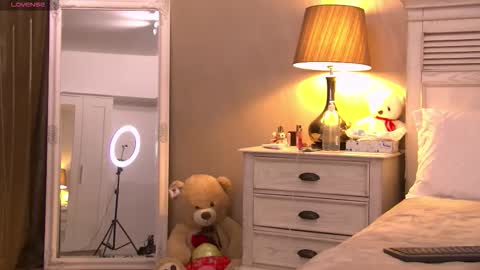 GinaMence online show from October 22, 5:18 pm