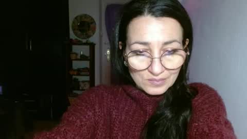 GinaONeon online show from January 9, 9:05 pm