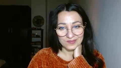 GinaONeon online show from January 3, 9:05 pm
