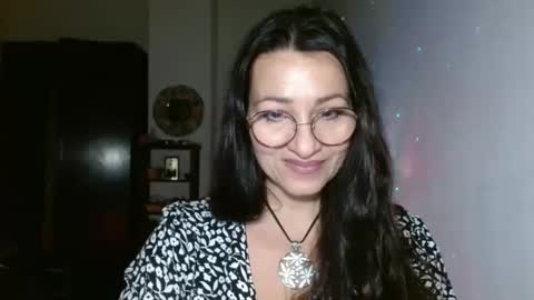 GinaONeon online show from March 5, 8:01 pm