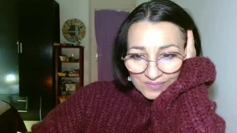 GinaONeon online show from December 26, 8:00 pm