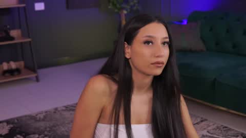 Gina online show from December 5, 7:17 pm