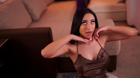 Gina online show from December 29, 7:00 pm