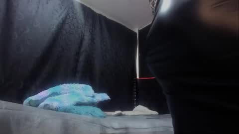 Snapshot of ginger_amarett chatting on December 24, 6:28 pm Miss online show from December 24, 6:28 pm