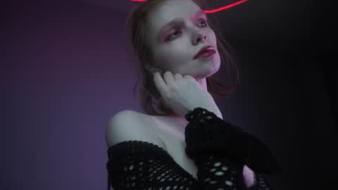        im expecting 350 thumbs up on my altar   online show from October 21, 10:14 pm