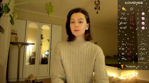 Snapshot of gingerbread__house chatting on December 13, 8:14 pm Vasilisa online show from December 13, 8:14 pm