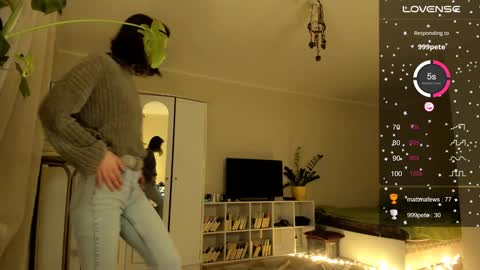 Snapshot of gingerbread__house chatting on December 12, 8:53 pm Vasilisa online show from December 12, 8:53 pm