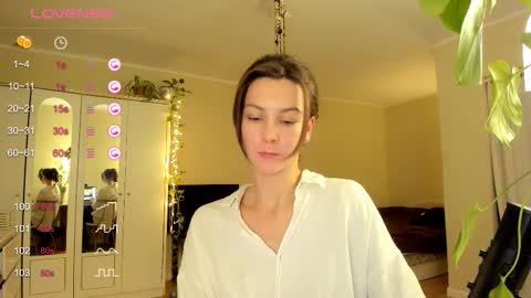 Snapshot of gingerbread__house chatting on October 26, 4:57 pm Vasilisa online show from October 26, 4:57 pm