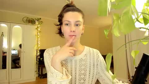 Snapshot of gingerbread__house chatting on October 24, 4:36 pm Vasilisa online show from October 24, 4:36 pm