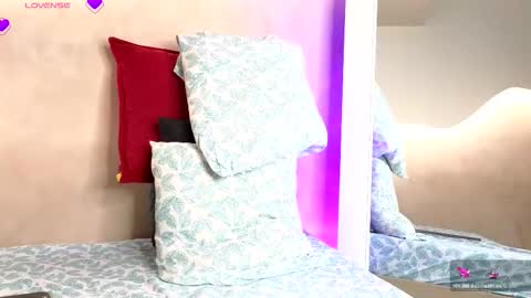 Ginger online show from December 13, 7:53 pm