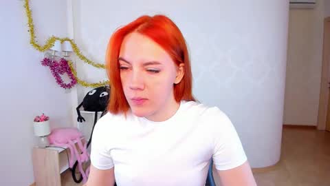 gingerr_pie online show from February 9, 4:48 am