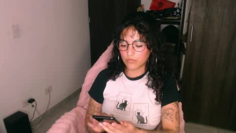 giny_bean online show from May 15, 10:56 pm