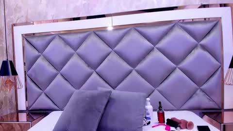 Snapshot of giorgia_13 chatting on December 14, 3:06 am giorgia online show from December 14, 3:06 am