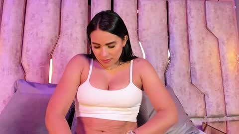 Snapshot of giorgia_13 chatting on January 13, 3:23 am giorgia online show from January 13, 3:23 am