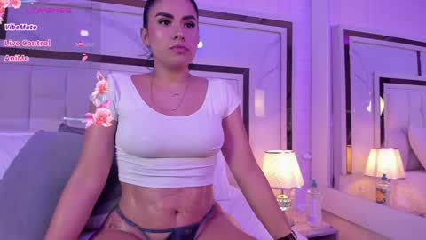 Snapshot of giorgia_13 chatting on January 22, 3:20 am giorgia online show from January 22, 3:20 am