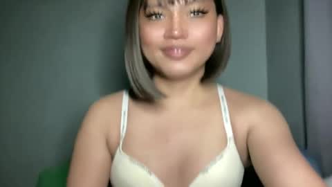 YOUR GIRL AXIE online show from June 6, 3:18 pm