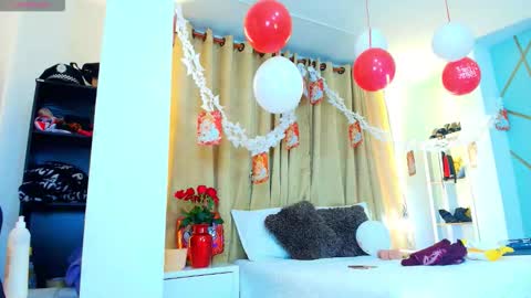 Snapshot of girl_amada chatting on September 15, 12:02 pm Girl Amada online show from September 15, 12:02 pm