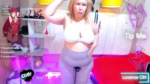 Snapshot of girl_amada chatting on February 1, 9:54 am Girl Amada online show from February 1, 9:54 am