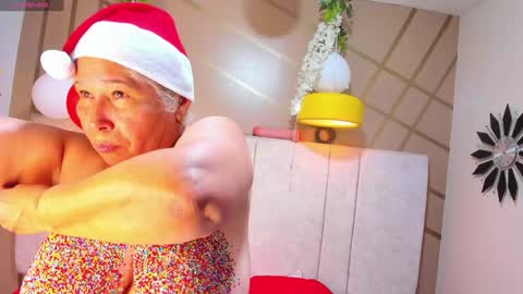 Snapshot of girl_amada chatting on December 20, 2:41 am Girl Amada online show from December 20, 2:41 am