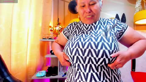 Snapshot of girl_amada chatting on January 24, 1:14 pm Girl Amada online show from January 24, 1:14 pm