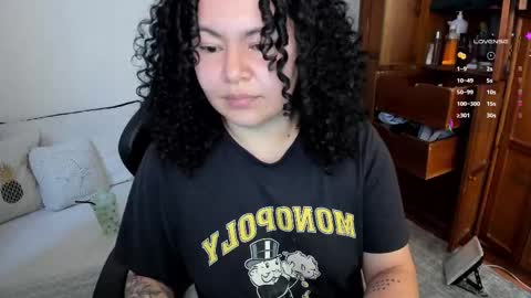 Snapshot of girl_inline chatting on March 1, 9:15 pm girl_inline online show from March 1, 9:15 pm