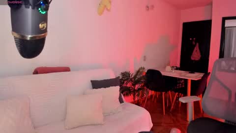 Snapshot of girl_inline chatting on September 17, 12:08 am girl_inline online show from September 17, 12:08 am