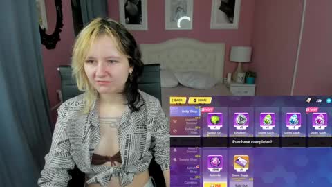 Snapshot of girl_next_doorr chatting on January 7, 12:52 pm girl_next_doorr online show from January 7, 12:52 pm