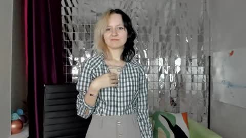 Snapshot of girl_next_doorr chatting on January 26, 12:01 pm girl_next_doorr online show from January 26, 12:01 pm