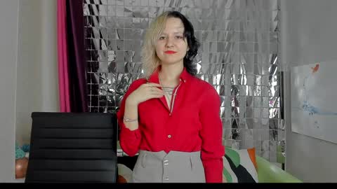Snapshot of girl_next_doorr chatting on January 29, 12:45 pm girl_next_doorr online show from January 29, 12:45 pm