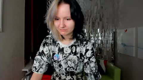 Snapshot of girl_next_doorr chatting on February 4, 12:55 pm girl_next_doorr online show from February 4, 12:55 pm