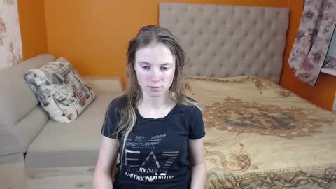 Snapshot of girl_summer97 chatting on January 25, 2:41 pm Katia online show from January 25, 2:41 pm