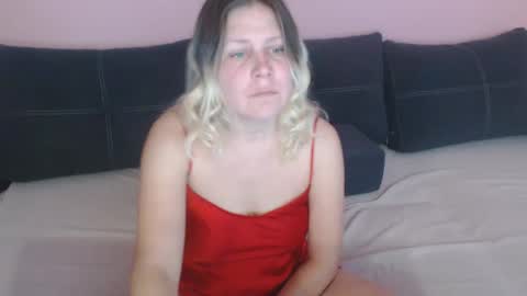 girlfarmers online show from March 4, 6:15 am