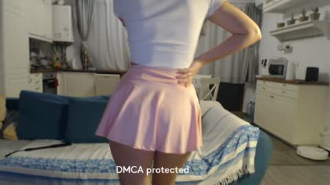 Girlfriend online show from January 5, 3:45 pm