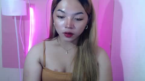 Snapshot of girlthatuneedxxx chatting on March 10, 3:01 am Rhaine online show from March 10, 3:01 am