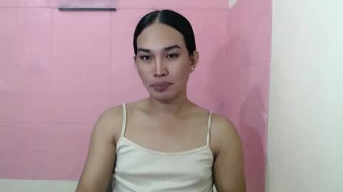 Snapshot of girlthatuneedxxx chatting on December 7, 4:42 am Rhaine online show from December 7, 4:42 am