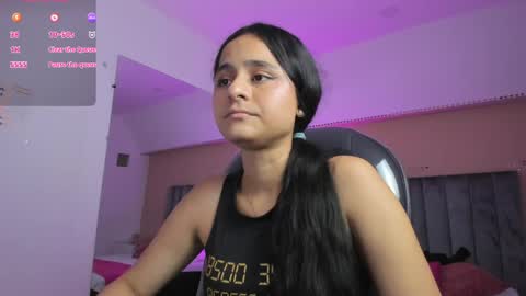 GISELLE ROLDAN online show from April 13, 7:58 pm