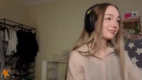 Catalina online show from December 21, 12:20 pm