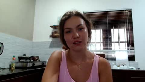 glitter_doll online show from October 26, 9:05 am